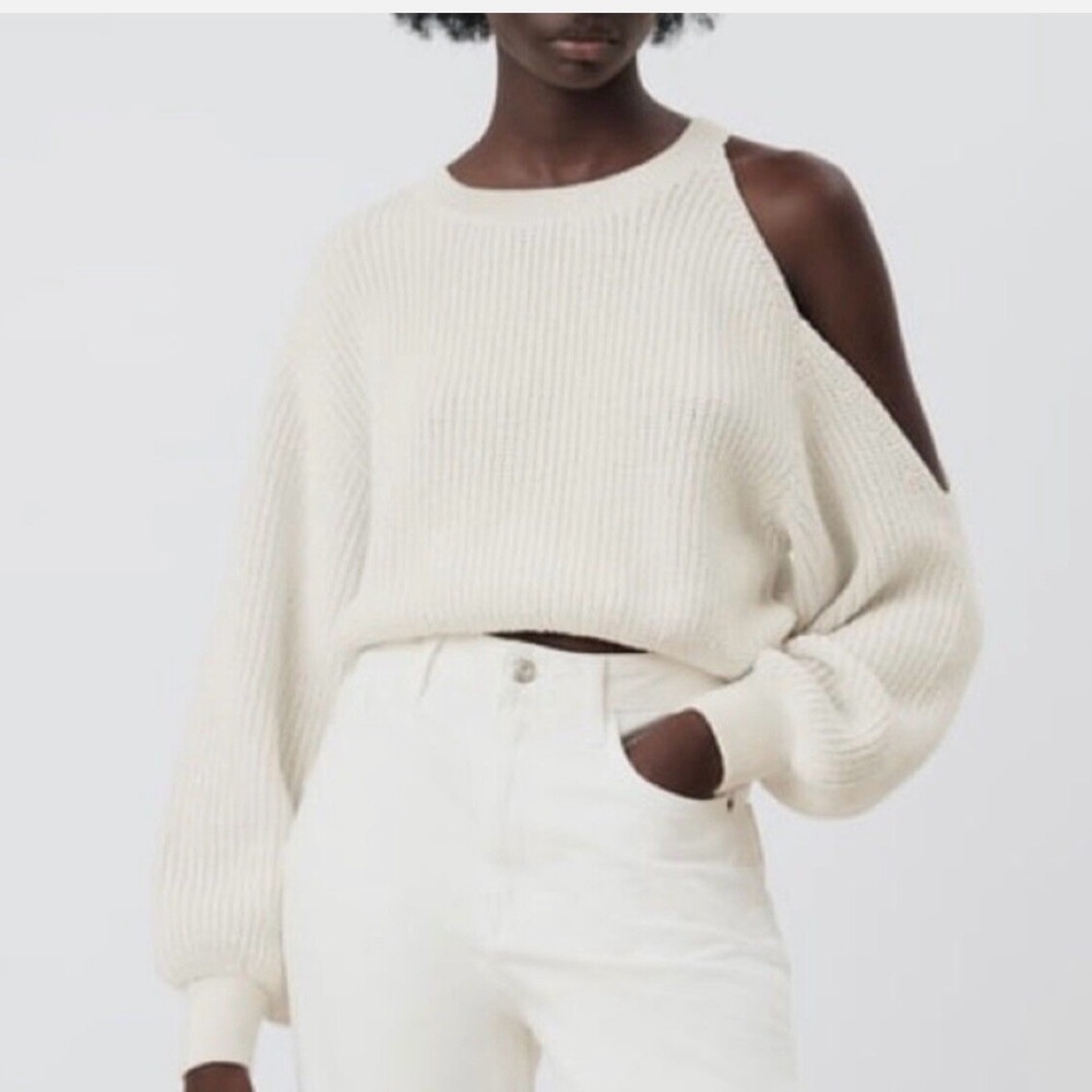 Zara Cut Out Cold Shoulder Knit Balloon Sleeve Sweater Top Neutral Cream